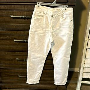 American Eagle outfitters. Mom jeans.